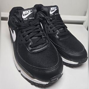 Nike Air Max 90 Black and White Sneakers Sz 10